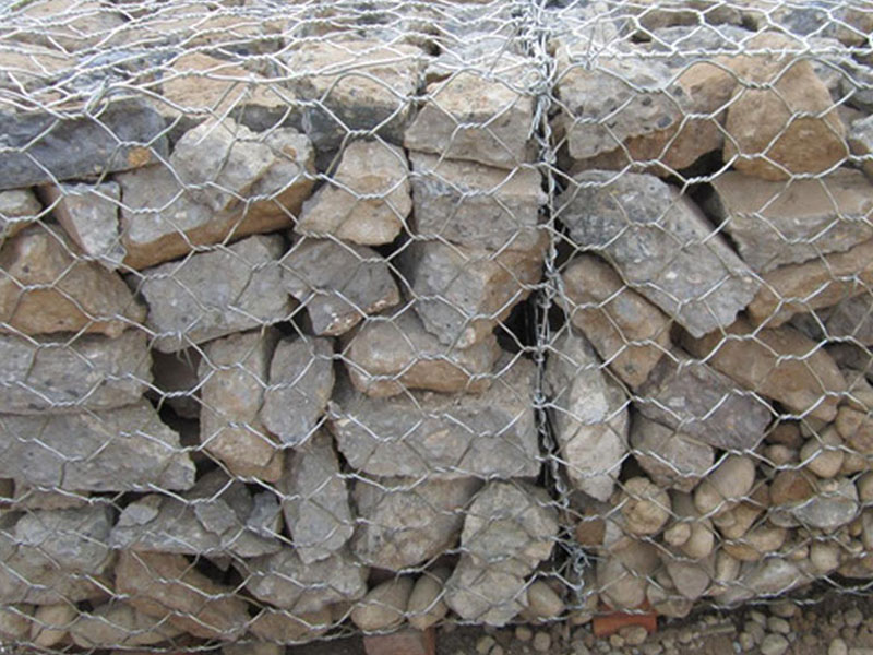 體育場圍網(wǎng)_光伏圍欄_鐵絲網(wǎng)護(hù)欄廠家